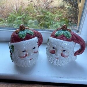 Vintage Santa Claus Christmas Salt & Pepper Shaker